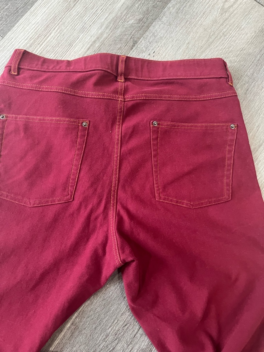 HUE Women's Wine Skinny Jeans - Picture 2 of 5